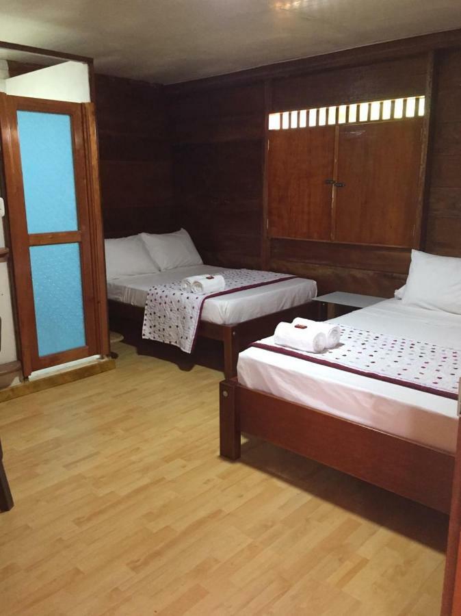 Hostal Cano Nevera Ла-Макарена Экстерьер фото
